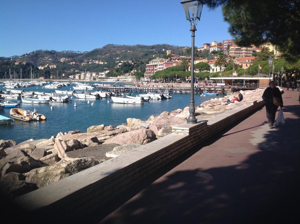 Affittacamere La Baia Di Lerici Exterior photo